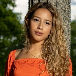 Fashionable Clothes for Petite Girls